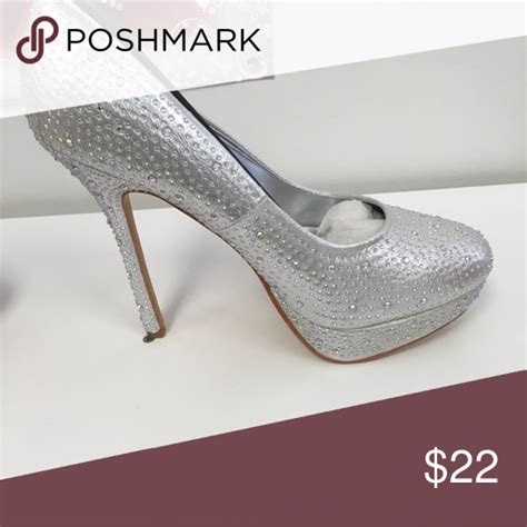 🔴on sale today only 🔴🔴silver heels silver heels