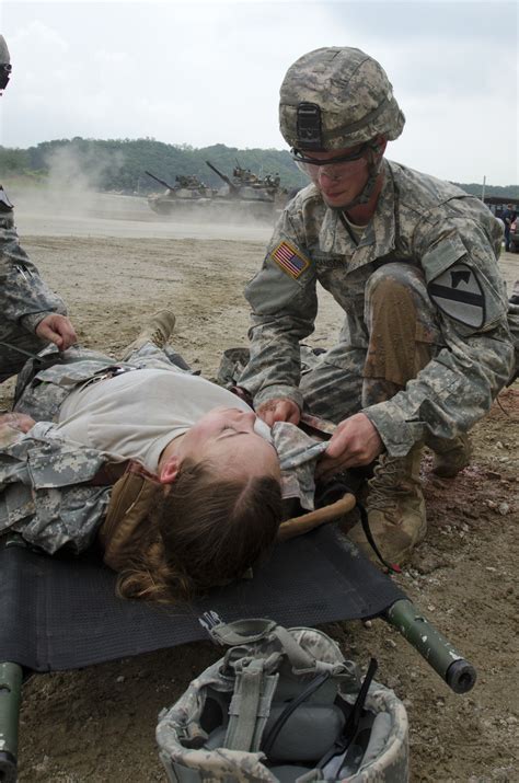 combat medics train   fight article  united states army