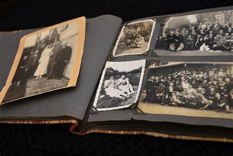 verfaerbungen von alten fotos wie kann man sie retten und restaurieren