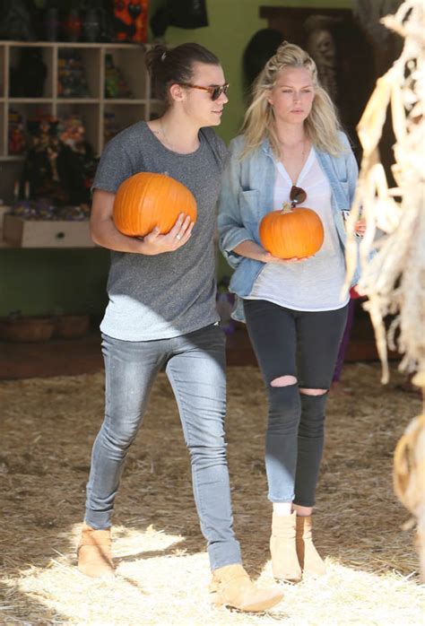 One Direction Singer Harry Styles Dating Erin Foster Daily Star