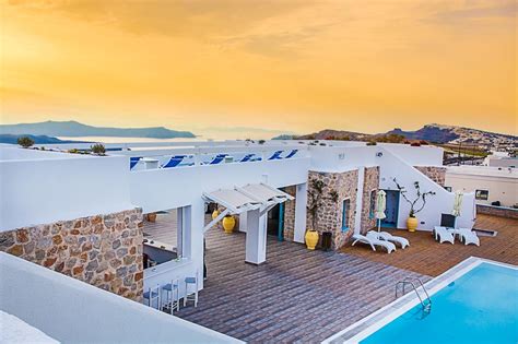 Top 10 Cheap Hotels In Fira Santorini Itsallbee Solo