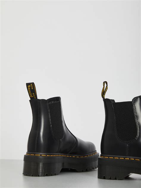dr martens  bex smooth leather chelsea boots dr martens  bex chelsea boots urban