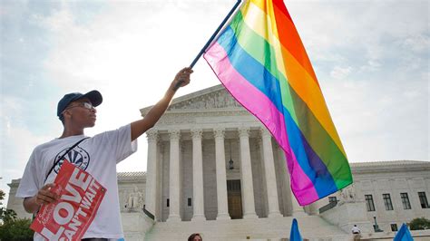 supreme court declares same sex couples have right to marry anywhere in us