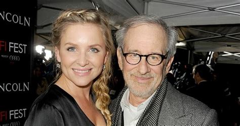 Steven Spielberg Y Jessica Capshaw Cabroworld