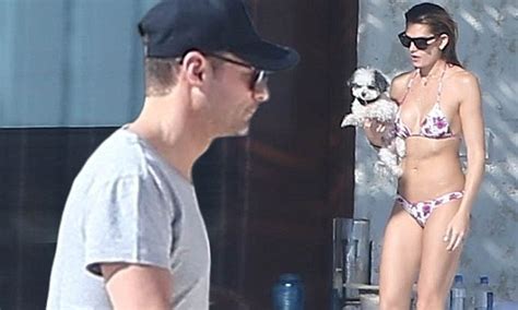 Ryan Seacrest Relaxes With Cheeky Girlfriend Shayna Taylor
