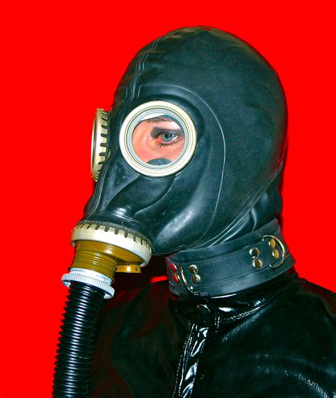 download free latex gasmask breathplay and dildo fuck