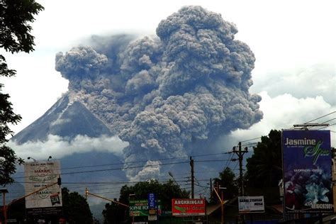 indonesian volcano eruption merapi