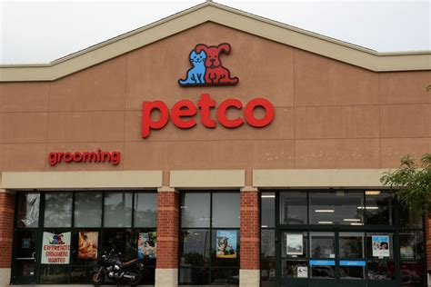 buyout firms expected  bid     petco