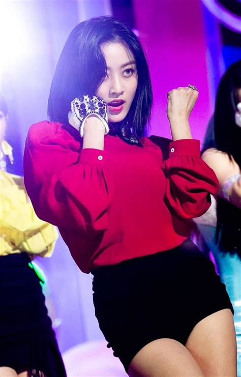 Click For Full Resolution 190428 Twice Fancy At Inkigayo Momo