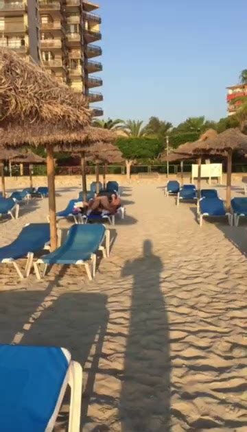 Video Couple Caught Having Sex On The Public Beach