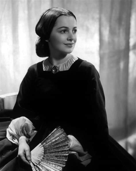 15 Beautiful Vintage Portraits Of Olivia De Havilland As Melanie In