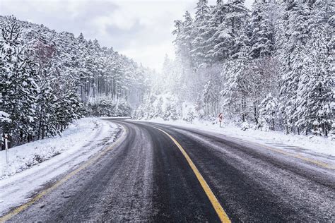 tips  driving  icy roads robert  debry