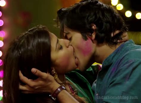 Rhea Chakraborty Kissing Scene In Sonali Cable
