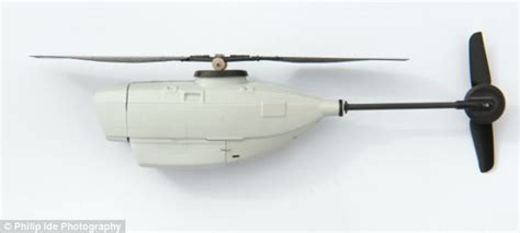 conheca  black hornet  mini drone de   mil  exercito britanico kiau noticias