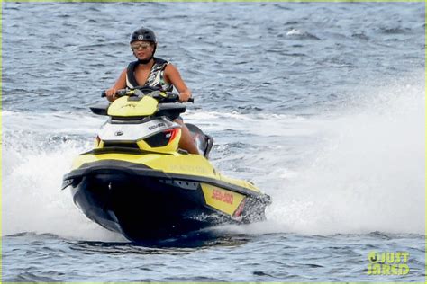 beyonce goes for a jet ski ride while vacationing in italy