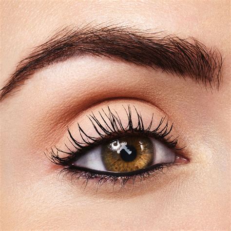 brown smokey eye makeup tutorial by beauty expert nikol