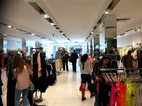 bij bershka  hoofddorp betaal je met creditcards van amex mastercard en visa cardmapr