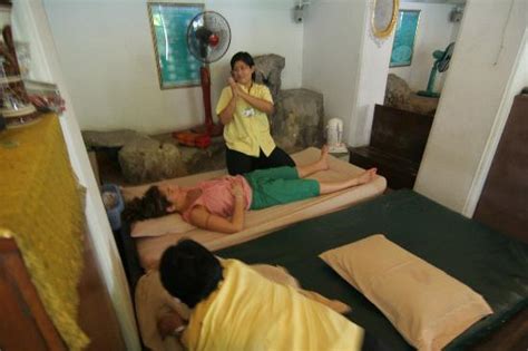 wat pho thai traditional massage school reviews bangkok