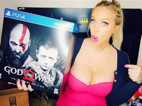 18 Pro Gamers Who Could Also Be Models Wow Gallery