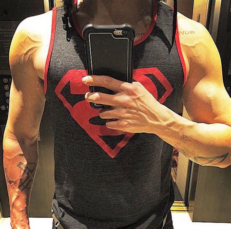 Photos Jared Leto Shows Off Muscles As The Joker Bso