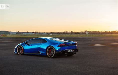 Stunning Blue Chrome Lamborghini Huracan by Sunus  