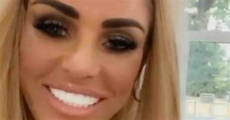 katie price unveils swollen feet without casts for first time and