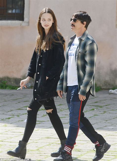 Anthony Keidis Loved Up With Mystery Brunette In Venice Daily Mail Online