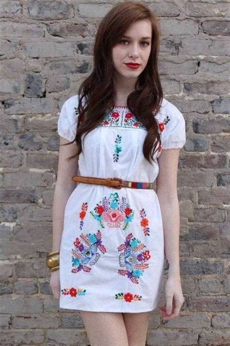 Beautiful Embroidered In A White Short Mexican Dress Hermoso Bordado