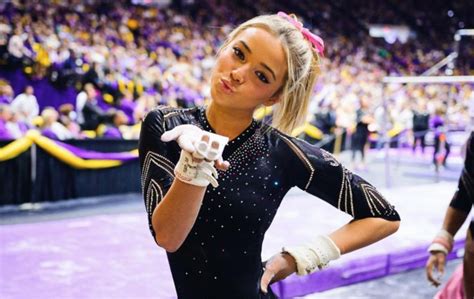 look lsu gymnast s olivia dunne photo going viral the spun what s