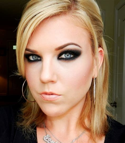 The Beautiful Life Of The Girl Next Door Super Sexy Smokey Eyes