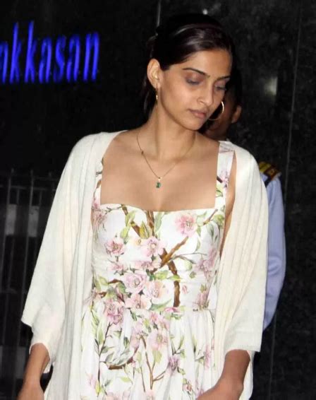 these 10 pics of sonam kapoor without makeup will make you realize the power of money rvcj media