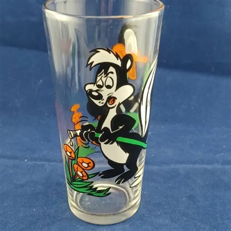 Pepe Le Pew And Daffy Duck Looney Tunes Pepsi Collector Series Drinking