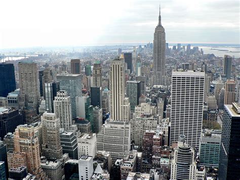 iconic buildings  visit   york city trendradars