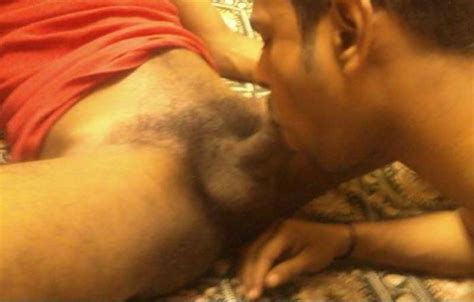 desi gay sex pics sucking cock of desi gay indian gay site