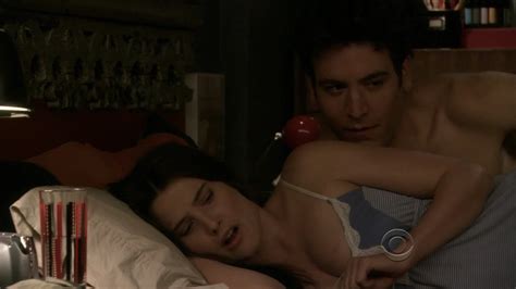 naked cobie smulders in how i met your mother