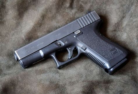 secret service switching  mm glock pistols abc news