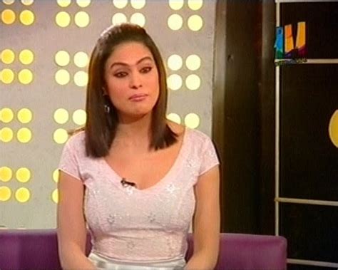 paki film star and tv actress veena malik show her big boobs and black