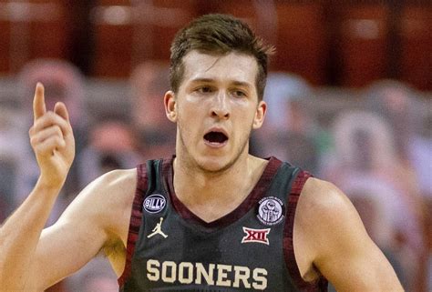 oklahoma stupisce ancora  batte texas basketballncaa