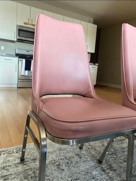 retro pink chairs  brighten   kitchen   pop