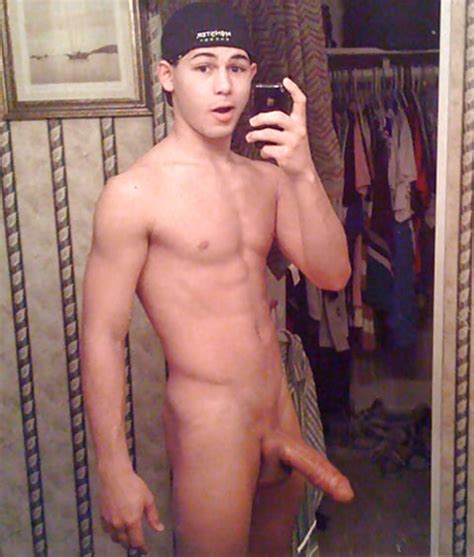 random naked men 41 pics