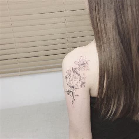 80 Beautiful Back Shoulder Tattoo Designs Tattooblend