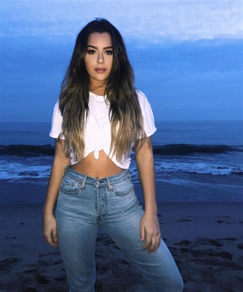 Tessa Brooks Sexy Pictures 26 Pics Sexy Youtubers