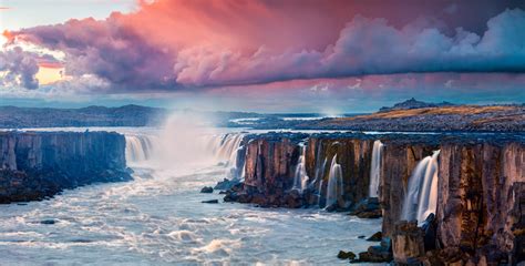 top   beautiful waterfalls  earth   visited