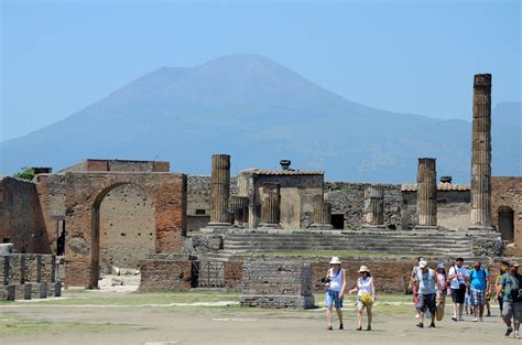 pompeii ruins  stock photo public domain pictures