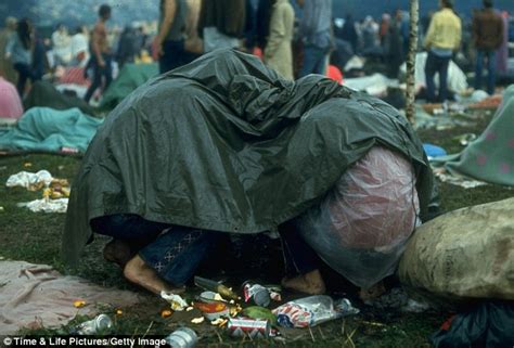 peace love and music amazing photos capture historic 1969 woodstock festival that defined a