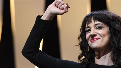 asia argento closes cannes with powerful words for harvey weinstein