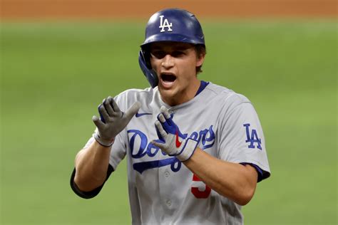 dodgers corey seagers fiance shows  hilarious swimsuit   face