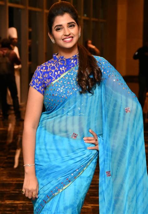 Telugu Anchor Syamala Sexy Hot Photogallery