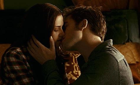 Kisses And Cute Couples The Twilight Saga