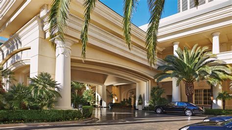las vegas luxury hotel  star strip view  seasons